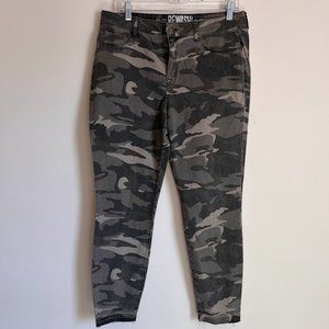 REWASH Frayed Camo Skinny Pants, Size 13